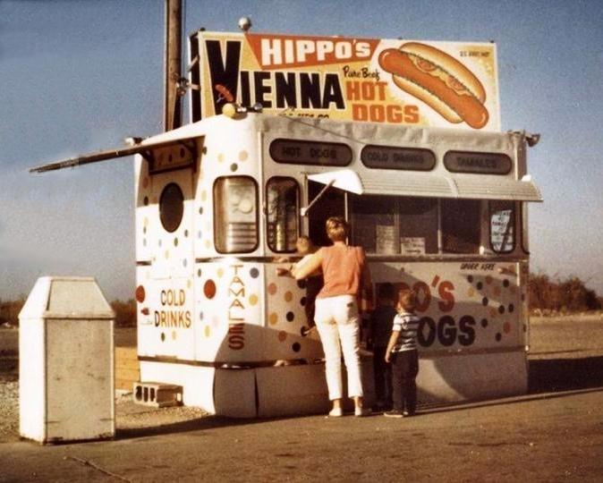 HIPPO'S HOT DOGS